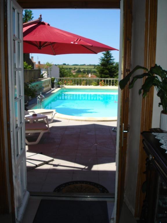 Le Petit Chateau - Tiffauges Proche Puy Dufou מראה חיצוני תמונה