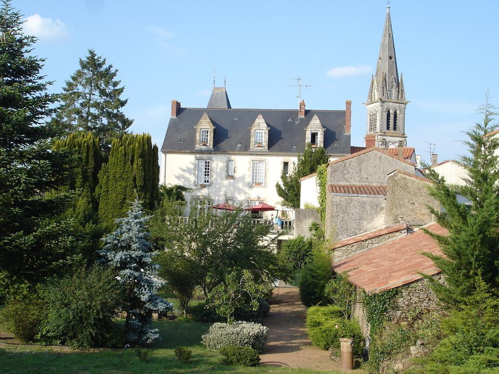 Le Petit Chateau - Tiffauges Proche Puy Dufou מראה חיצוני תמונה