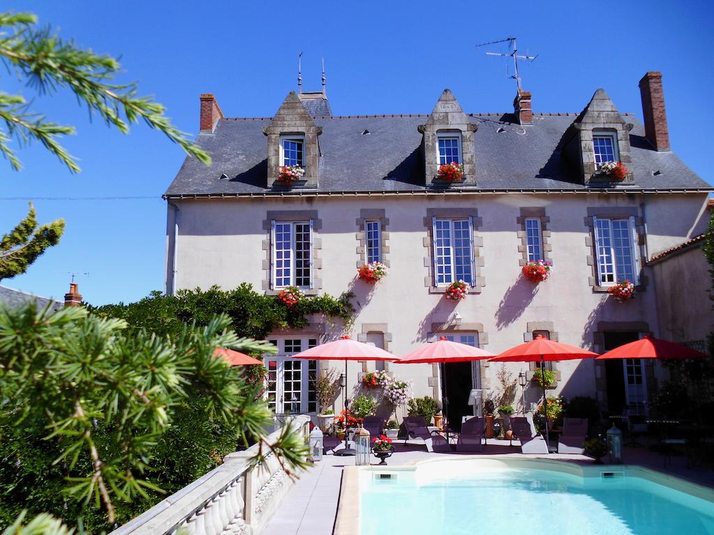 Le Petit Chateau - Tiffauges Proche Puy Dufou מראה חיצוני תמונה